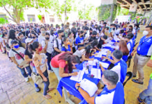 Jobless Filipinos rise to 2.15M in January 2024 The increase in joblessness and decline in employed persons in January 2024 was attributed to the easing of labor demand following the “peak of seasonality” in December last year, according to the Philippine Statistics Authority. Photo shows jobseekers lining up to get an application form at a mega job fair in Manila. DANNY PATA PHOTO