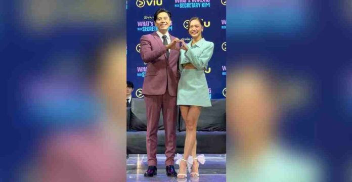 paulo-kim.JPG_superimposed Paulo Avelino and Kim Chiu attend the press conference for 'What's Wrong With Secretary Kim?” March 9, 2024. @DREAMSCAPEPH/INSTAGRAM PHOTO
