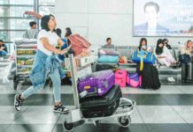 Biz groups urge MIAA to solve NAIA pest problem Travelers queue at the Ninoy Aquino International Airport Terminal 3 check-in and immigration counters. MARIA TAN, ABS-CBN NEWS/FILE PHOTO