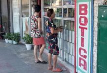 ‘Senior citizens and PWD discounts should apply on top of promo price’ Complaints about pharmacies requiring a doctor’s prescription for seniors buying over-the-counter medicines have prompted the Food and Drug Administration to issue a clarification. File photo by GRIG C. MONTEGRANDE / Philippine Daily Inquirer