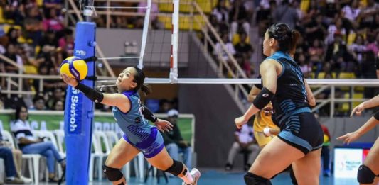 Galeries Tower Highrisers’ Alyssa Eroa attempts to save the ball. PVL PHOTO