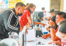 No extension of annual ITR filing – BIR Taxpayers line up to file their Annual Income Tax Return at Bureau of Internal Revenue office in Intramuros, Manila on April 17, 2023. JONATHAN CELLONA, ABS-CBN NEWS/FILE