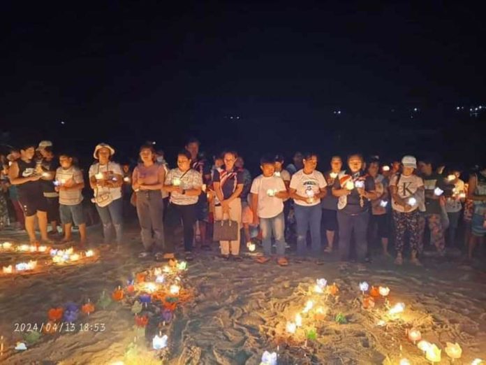 “Save Pan de Azucar Movement” organized a “pray for a cause” event at the beachfront of Sitio Dapdap, Barangay Tambaliza, Pan de Azuar Island in Concepcion, Iloilo on Saturday night, April 13. The highlight was a candle-lighting ceremony calling for the protection of Pan de Azucar against mining. SAVE PAN DE AZUCAR ISLAND MOVEMENT FACEBOOK/PHOTO