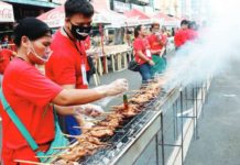 Bacolod City’s famous chicken inasal were laid out on a 320-meter-long grilling station and cooked by 70 concessionaires during the 2023 edition of the Bacolod Chicken Inasal. VICE MAYOR EL CID FAMILIARAN PHOTO