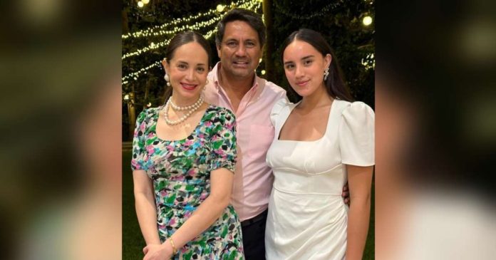 richard-lucy_superimposed Richard Gomez and Lucy Torres with their child Juliana