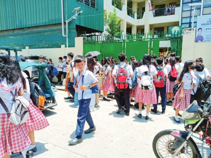 school_pic_resized Face-to-face classes from pre-school to senior high school, both in public and private schools, in Iloilo City were suspended from April 1 until April 2 due to hot weather conditions. The state weather bureau cautioned the public that temperatures may continue to rise in the coming days and weeks. AJ PALCULLO/PN