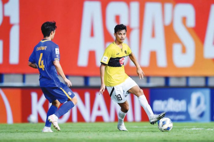 sports_PFL_resized Jarvey Gayoso netted four goals in Kaya Futbol Club-Iloilo’s win over Don Bosco Garelli FC. FILE PHOTO COURTESY OF PFL