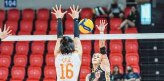Guimarasnon Jovelyn Gonzaga of Cignal HD Spikers scores against Farm Fresh Foxies’ Rizza Cruz. PVL PHOTO