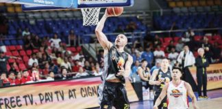 TNT Tropang Giga’s Kelly Williams goes for a fastbreak layup. PBA PHOTO