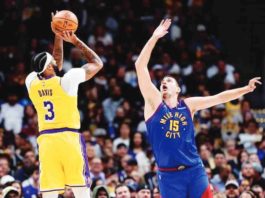 Denver Nuggets’ Nikola Jokić attempts to block the shot of Los Angeles Lakers’ Anthony Davis. AP PHOTO