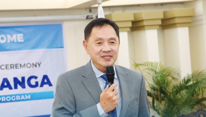 sss_resized Social Security System President and Chief Executive Officer Rolando Ledesma Macasaet says the decrease in unremitted contributions could be attributed to the high collection of delinquencies from employers. SSS PHOTO