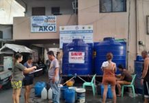 FREE WATER SUPPLY. The Iloilo City Government says ensuring access to water is essential for the well-being of the community during these challenging times. The city is currently under a state of calamity due to water scarcity brought about by the El Niño phenomenon. Photo shows city residents getting free water supply from the city government. ILOILO CITY MAYOR’S OFFICE PHOTO