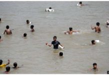 Searing Bangladesh heat shuts schools for 33 million children Children cool off in a lake on a hot day in Dhaka, the capital of Bangladesh. Getty Images