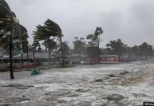 A storm surge hits Kuakata, Bangladesh. KM ASAD/GETTY IMAGES