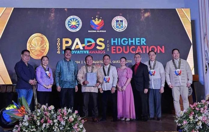 University-of-Antique Dr. Pablo S. Crespo Jr., University of Antique president, alongside Dr. Raul C. Alvarez Jr., the Commission on Higher Education – Region 6 director, and Ann Grazielle Arcenas of CHED-6, personally received the award from CHED Chairman, Dr. J. Prospero E. de Vera III.