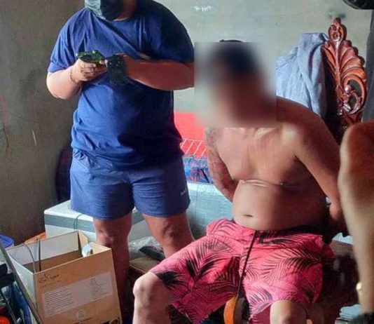 Operatives of the Philippine Drug Enforcement Agency (PDEA) - Aklan confiscated nine sachets of suspected shabu valued at around P500,000 from suspect Glen Deslate in a buy-bust operation in Barangay Tigayon, Kalibo, Aklan on Monday morning, May 6. K5 NEWS FM KALIBO/FACEBOOK PHOTOS