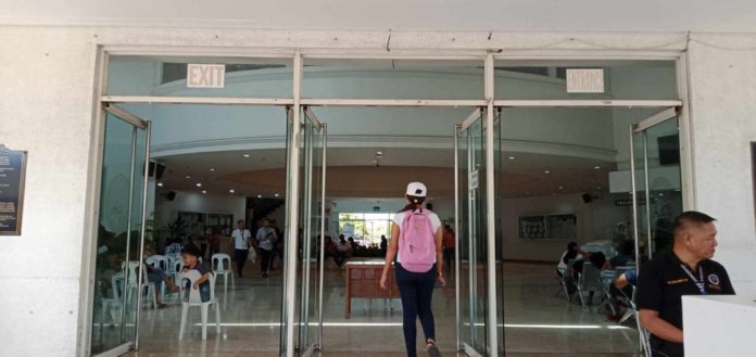 capitol_pic_resized Iloilo provincial government’s General Services Office says single entry and exit point at the provincial capitol “would enhance the effectiveness of closed circuit television systems in capturing the faces of everyone entering and exiting the building. IME SORNITO/PN