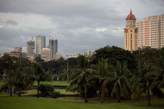 golf_course_resized View of Manila City Hall from Intramuros golf course. FERNANDO G. SEPE JR., ABS-CBN NEWS