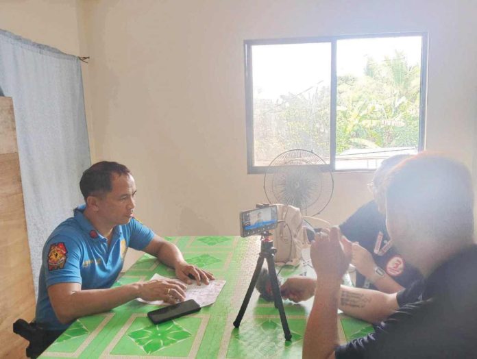 hacking_resized Police Senior Master Sergeant Felizardo Navarra Jr. said hacking victim Willy Borja will not file a case against Mark Nevar provided the latter will shoulder his hospital expenses. BRIGADA NEWS FM KALIBO PHOTO