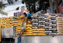 Recto proposes lower rice import tariff Workers unload sacks of rice at a warehouse in Tondo, Manila in this undated photo. Finance Secretary Ralph Recto has proposed the further reduction of rice import tariff to further lower rice prices. PNA PHOTO BY YANCY LIM