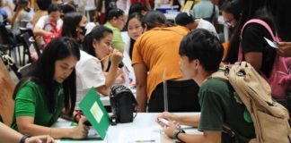 The Department of Labor and Employment - Iloilo registered 999 walk-in and online registrants for the Labor Day job fair on Wednesday, May 1. AJ PALCULLO/PN