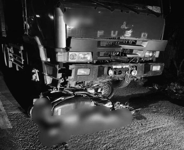motorcycle-truck-crash Motorcycle driver Jayvee Hilis succumbed to fatal body injuries after he was hit by a cargo truck in Barangay Nasunogan, Dao, Capiz on Wednesday, May 1. PHOTO COURTESY OF BASKOG RADYO