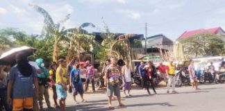 Members of the Tricycle Operators and Drivers Association plying Barangay Vista Alegre in Bacolod City oppose the green route dry run in the barangay. They fear of losing income once the minibuses started plying Barangay Vista Alegre route. WATCHMEN DAILY JOURNAL PHOTOS