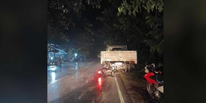 road-crash_superimposed A 15-year-old boy and his 21-year-old backrider died after their motorcycle crashed against a parked truck in Barangay Cartagena, Sipalay City, Negros Occidental around 10 p.m. on May 21. K5 NEWS FM NEGROS OCCIDENTAL/FACEBOOK PHOTO