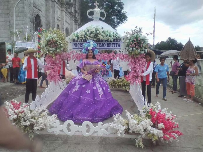 santacruzan_resized Santacruzan was becoming a “festival of beauties” where fancy, colorful, and expensive clothing were paraded, lamented the director of the Archdiocese of Jaro’s Commission on Catechesis and Catholic Education. PHOTO COURTESY OF LEO DIAMANTE