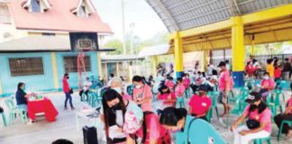 Beneficiaries of the Pantawid Pamilyang Pilipino Program (4Ps) in Valderrama, Antique receive their grant. PANTAWID ANTIQUE/FACEBOOK PHOTO
