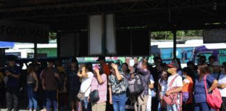The Department of Health Region 6 advises the public to wear facemasks when experiencing symptoms or in crowded places. AJ PALCULLO/PN