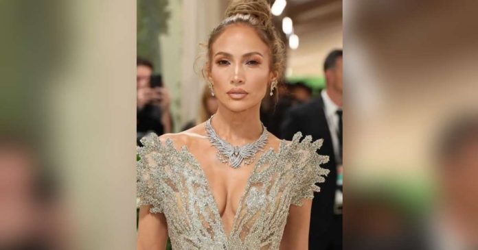 JLo_superimposed JENNIFER LOPEZ