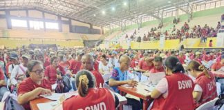 Farmers and fisherfolk in Antique heavily affected by El Niño receive P10,000 cash assistance each under President Ferdinand “Bongbong”Marcos Jr.’s Presidential Assistance for Farmers, Fisherfolk, and Families program, on Thursday, June 27. DSWD REGION 6 PHOTO