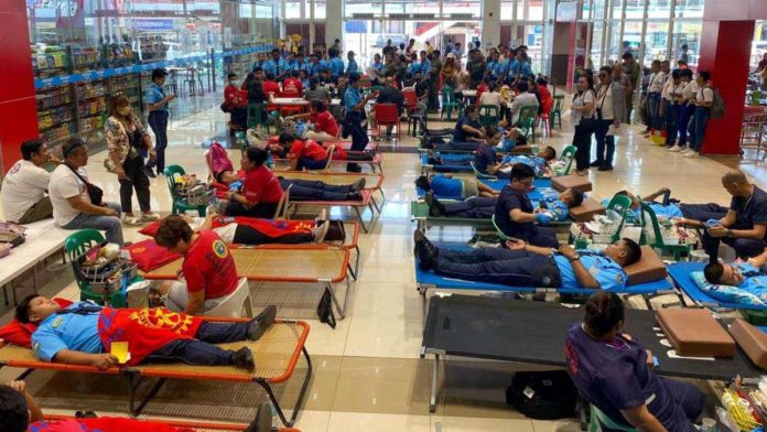 blood_donation_resized Voluntary blood donors queue during the mass blood donation activity organized by the Philippine Information Agency and Capiz Association of Government Public Information Officers in March 2024 in Roxas City. PHOTO COURTESY OF PIA CAPIZ