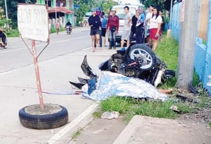 calinog_accident_resized A helmetless motorcycle driver died while her backrider was injured in a road accident in Barangay Guiso, Calinog, Iloilo on June 25. PHOTO COURTESY OF XFM RADYO PATROL ILOILO/FACEBOOK