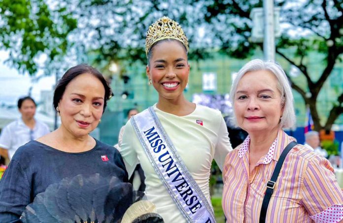 chelsea (From left) Miss Universe 1969 Gloria Diaz, Miss Universe Philippines 2024 Chelsea Manalo and Miss Universe 1973 Margie Moran. MISS UNIVERSE PHILIPPINES/FACEBOOK PHOTO
