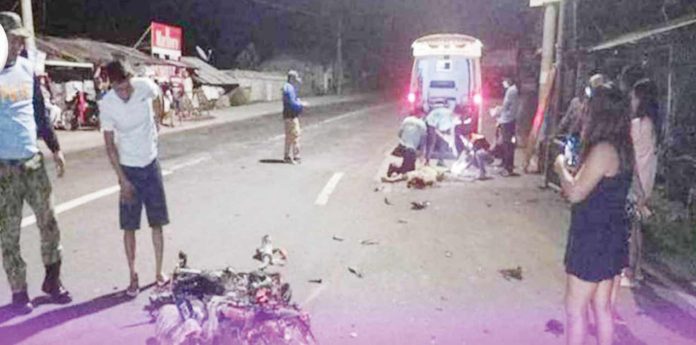 collision_resized A collision between a motorcycle and a cane truck in Barangay Paraiso, Sagay City, Negros Occidental on Friday morning, June 7, left a meat vendor dead. XFM BACOLOD NEWS/FACEBOOK PHOTO