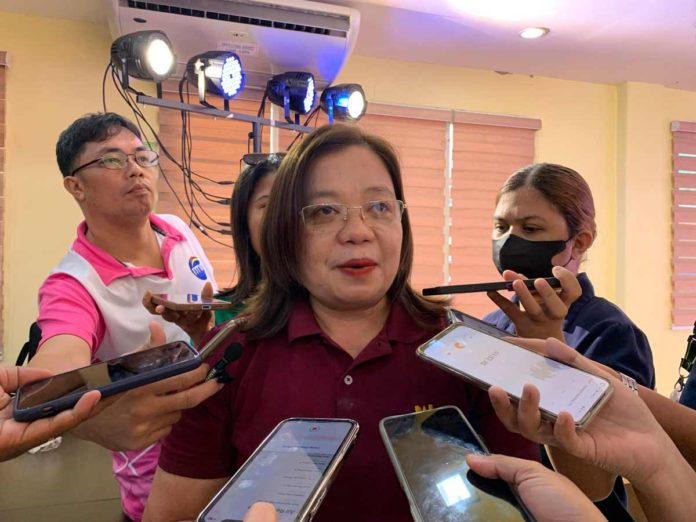 ime-DAR “We have already distributed 428,000 hectares. Our remaining balance is 38,997 hectares, which is about eight percent of the total,” says Atty. Sheila Enciso, director of the Department of Agrarian Reform in Western Visayas.