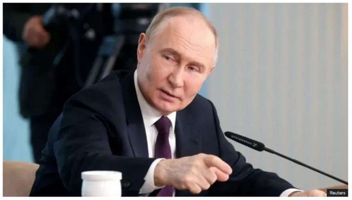 russia.JPG_resized Russian President Vladimir Putin speaks to foreign journalists at the annual St. Petersburg International Economic Forum. REUTERS