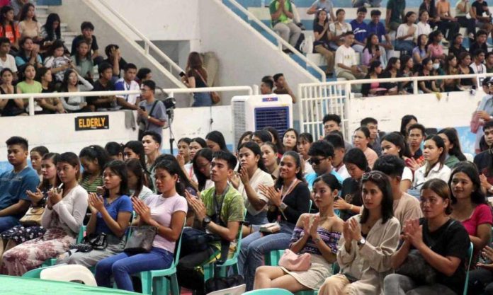 Beneficiaries of the Aklan Provincial Government College Scholarship Program from Aklan State University – Ibajay Campus receive their scholarship grant on Monday, June 10. AKLAN INFORMATION AND MEDIA AFFAIRS DIVISION PHOTO