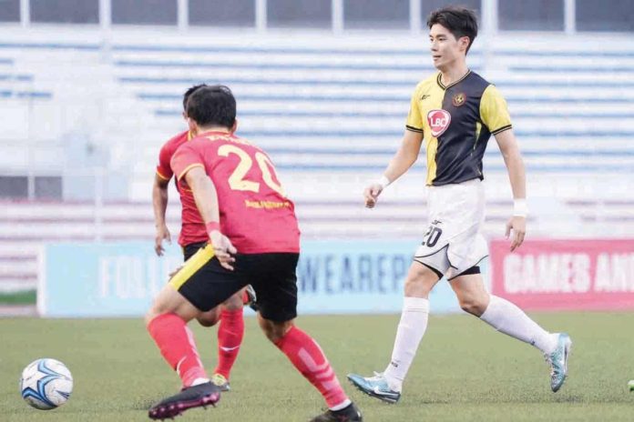 sports_Kaya_resized Kaya Futbol Club-Iloilo’s Lee Do-kyung (20) knocked down four goals in their lopsided win over Manila Montet FC. PHOTO COURTESY OF KAYA-ILOILO