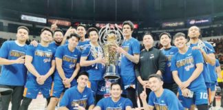 Meralco Bolts with their championship trophy after winning the 2024 PBA Philippine Cup. KENNEDY CAACBAY/ABS-CBN NEWS PHOTO