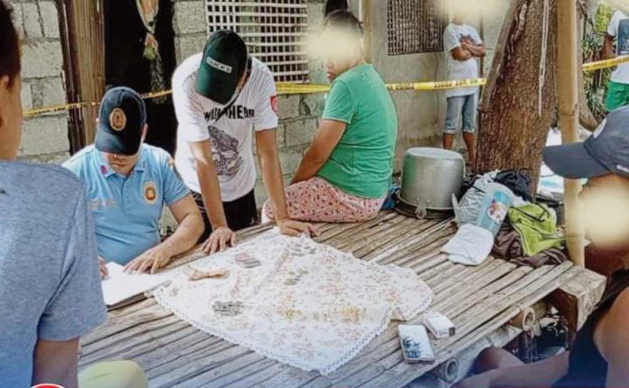 Three men were caught playing tong-its in Barangay Talisayan, Anini-y, Antique on Tuesday, June 11. K5 NEWS FM SAN JOSE 95.7 PHOTO