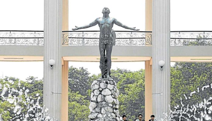 universities_resized The University of the Philippines Oblation stands tall in front of the administration building in Diliman Campus in Quezon City, where the premier state university is located. INQUIRER FILE PHOTO