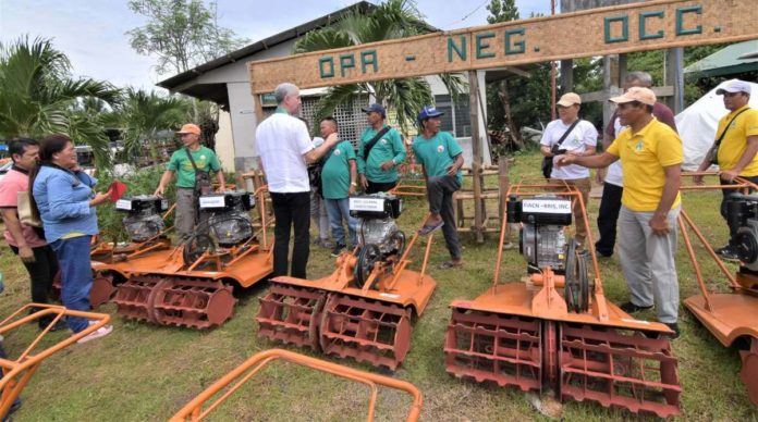agri_machinery_resized The Negros Occidental Provincial Government distributed floating tillers to 13 farmers associations in the province on July 18. PROV’L GOV’T OF NEGROS OCCIDENTAL/FACEBOOK PHOTO
