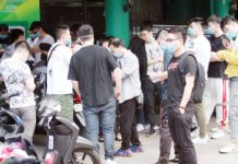 20,000 foreign POGO workers told to leave PH in 60 days The Bureau of Immigration said on Tuesday, July 23, it would revoke the visas granted to foreigners employed in Philippine Offshore Gaming Operator firms following the immediate ban on the online gambling companies. GMA NEWS FILE PHOTO