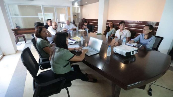 guimaras_cost_center_resized Guimaras' Gov. JC Rahman Nava discusses the establishment of a cost center for Dr. Catalino Gallego Nava Provincial Hospital during a recent meeting. GUIMARAS PIRS PHOTO