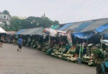 The future of flower vendors on Father M. Ferrero Street, Reclamation Area, Barangay 12, Bacolod City is uncertain. They may be displaced soon. MAE SINGUAY/PN
