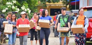 A total of 1,500 El Niño-hit farmers from 15 barangays in Roxas City received family food packs from Department of Social Welfare and Development Region 6. MAYOR RONNIE DADIVAS/FACEBOOK PHOTO