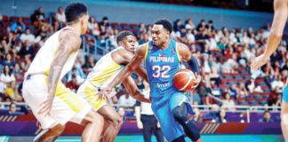 Gilas Pilipinas’ Justin Brownlee struggled with his offense in the second half against the defense of Brazil. FIBA PHOTO